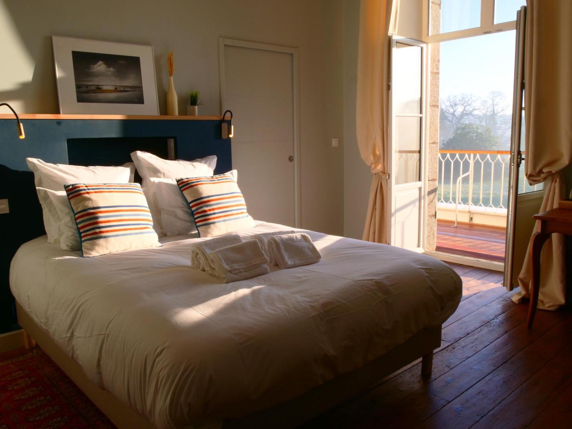 Bed and Breakfast Domaine Du Cloitre Пленёф-Валь-Андре Экстерьер фото
